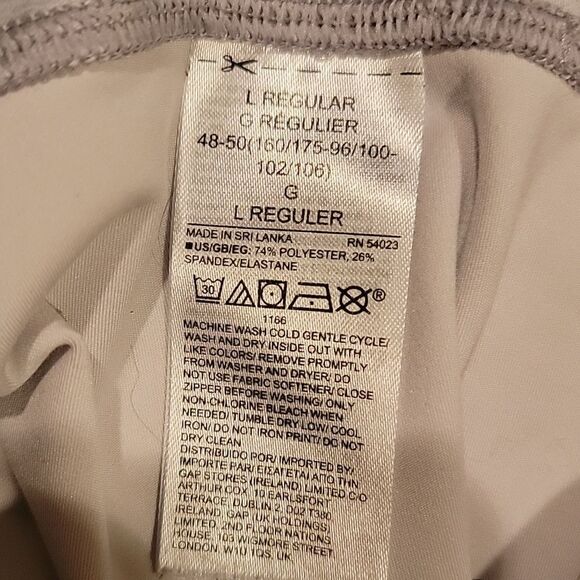 GAP  Light Gray Camouflage Leggings Capri Sz Large - Picture 8 of 10